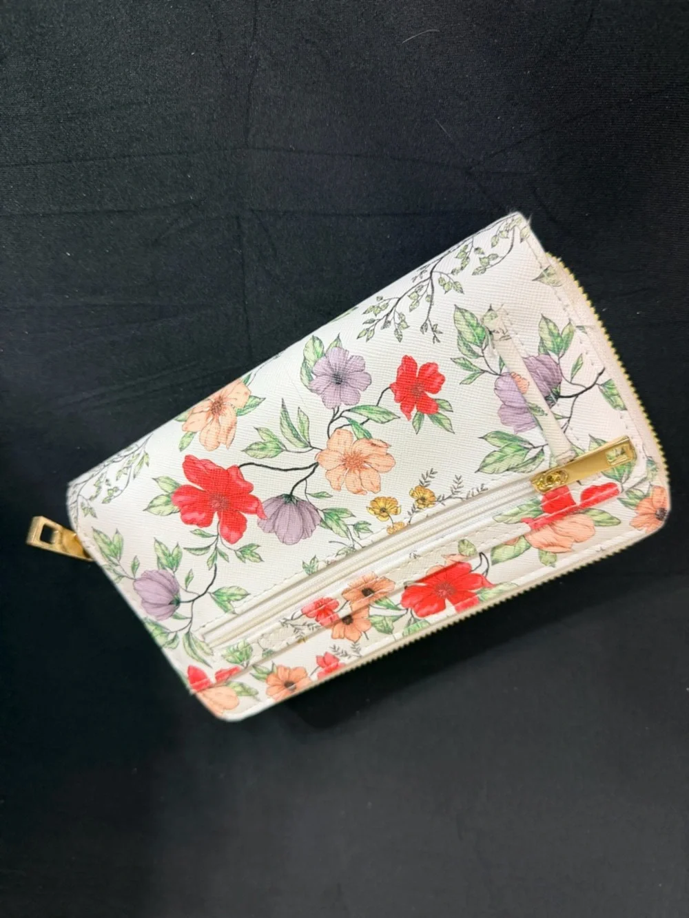 Floral Zip Clutch‎ in Cream with Red, Peach & Lavender Blooms